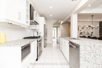 191 Equitation Circle • Richmond, ON photo 9