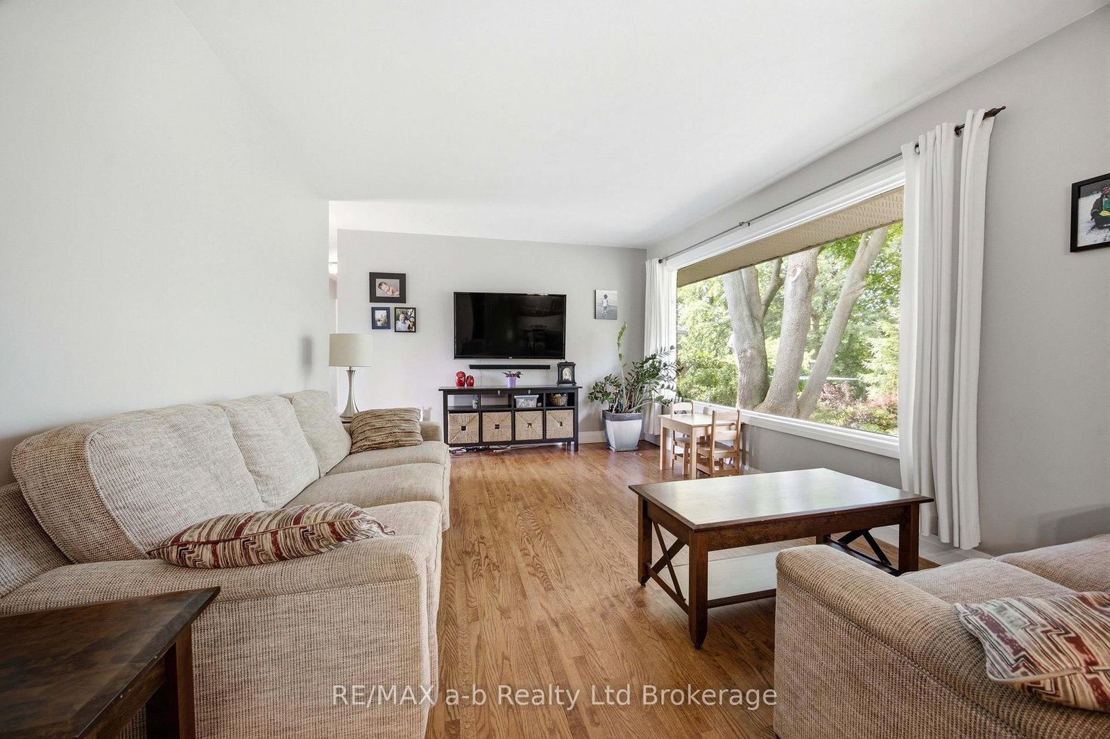 88 Hillside Avenue • Norfolk, ON photo 18