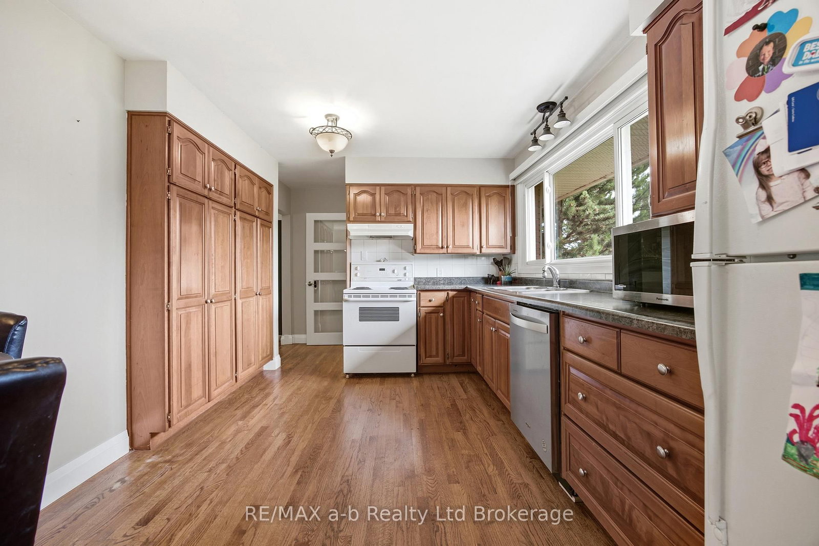 88 Hillside Avenue • Norfolk, ON photo 22