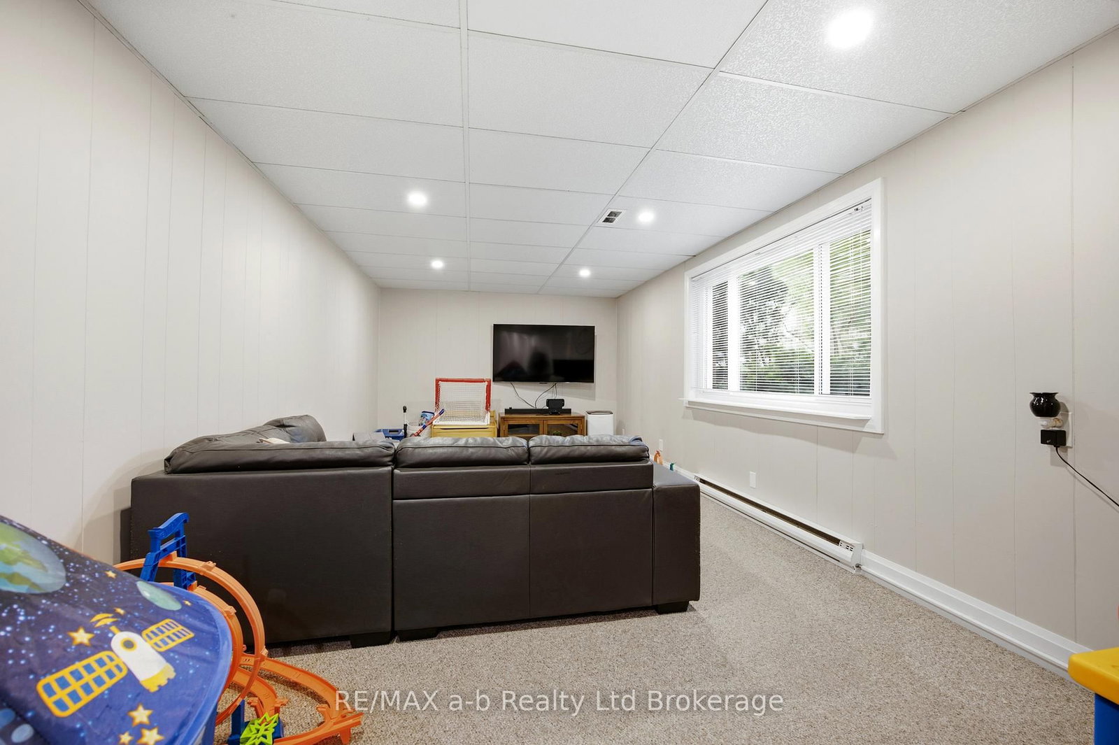 88 Hillside Avenue • Norfolk, ON photo 30
