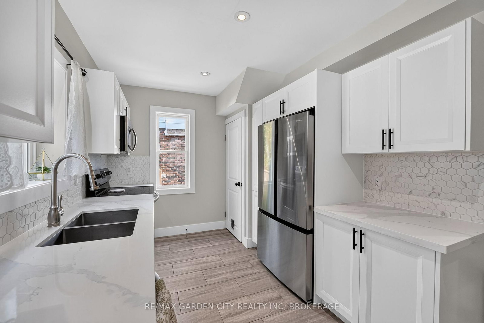 144 Highland Avenue • St. Catharines, ON photo 15