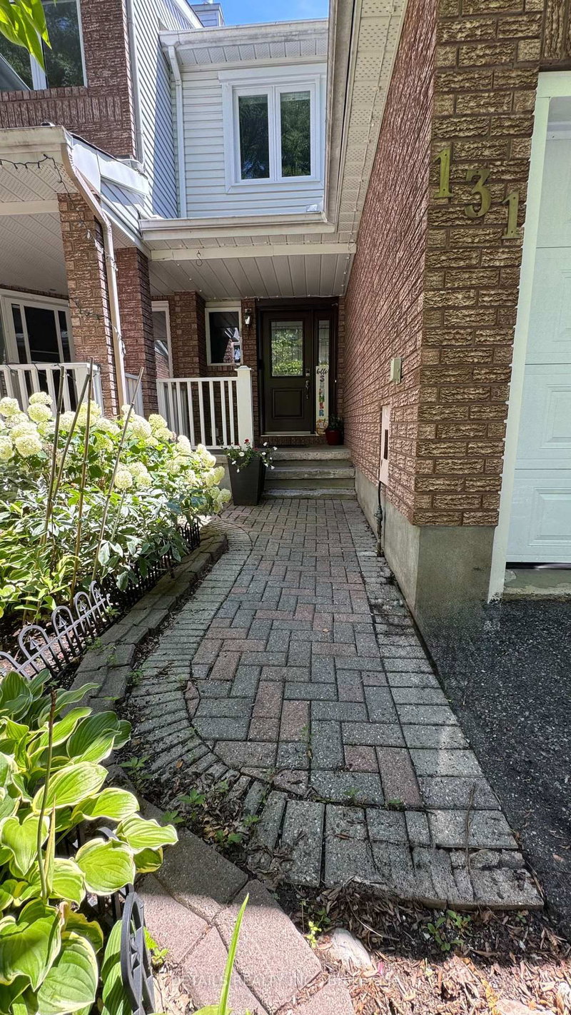 home for lease on 131 Markland Crescent