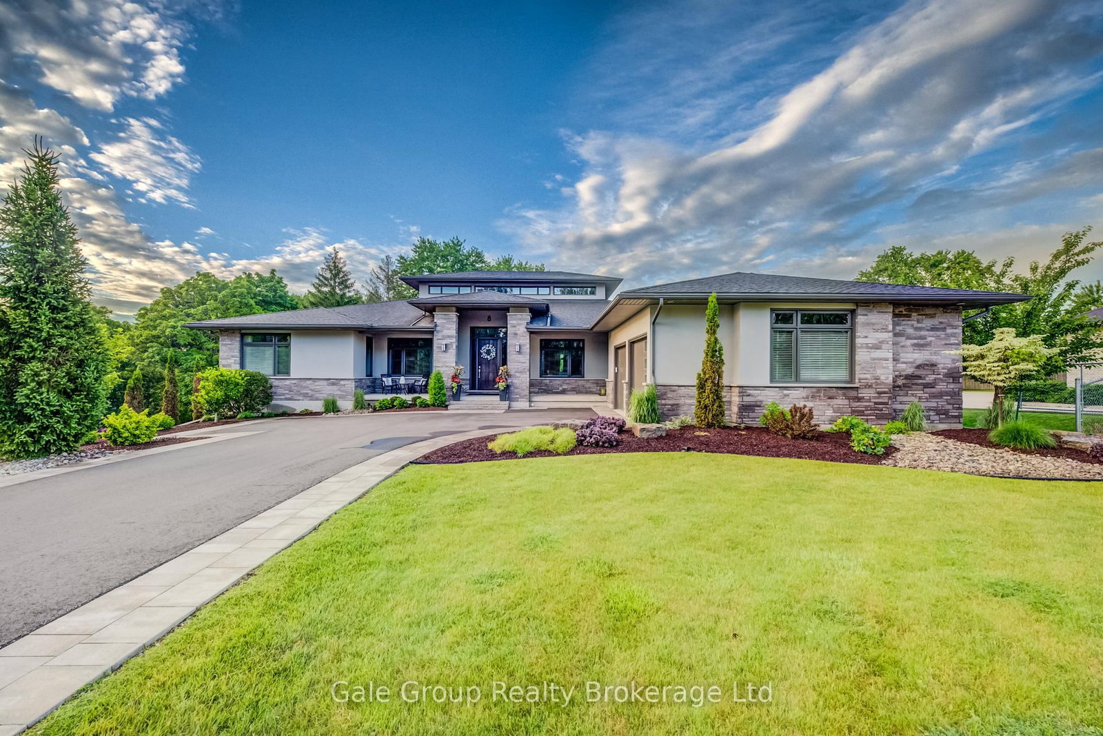 8 Pittock Park Road • Woodstock, ON photo 2