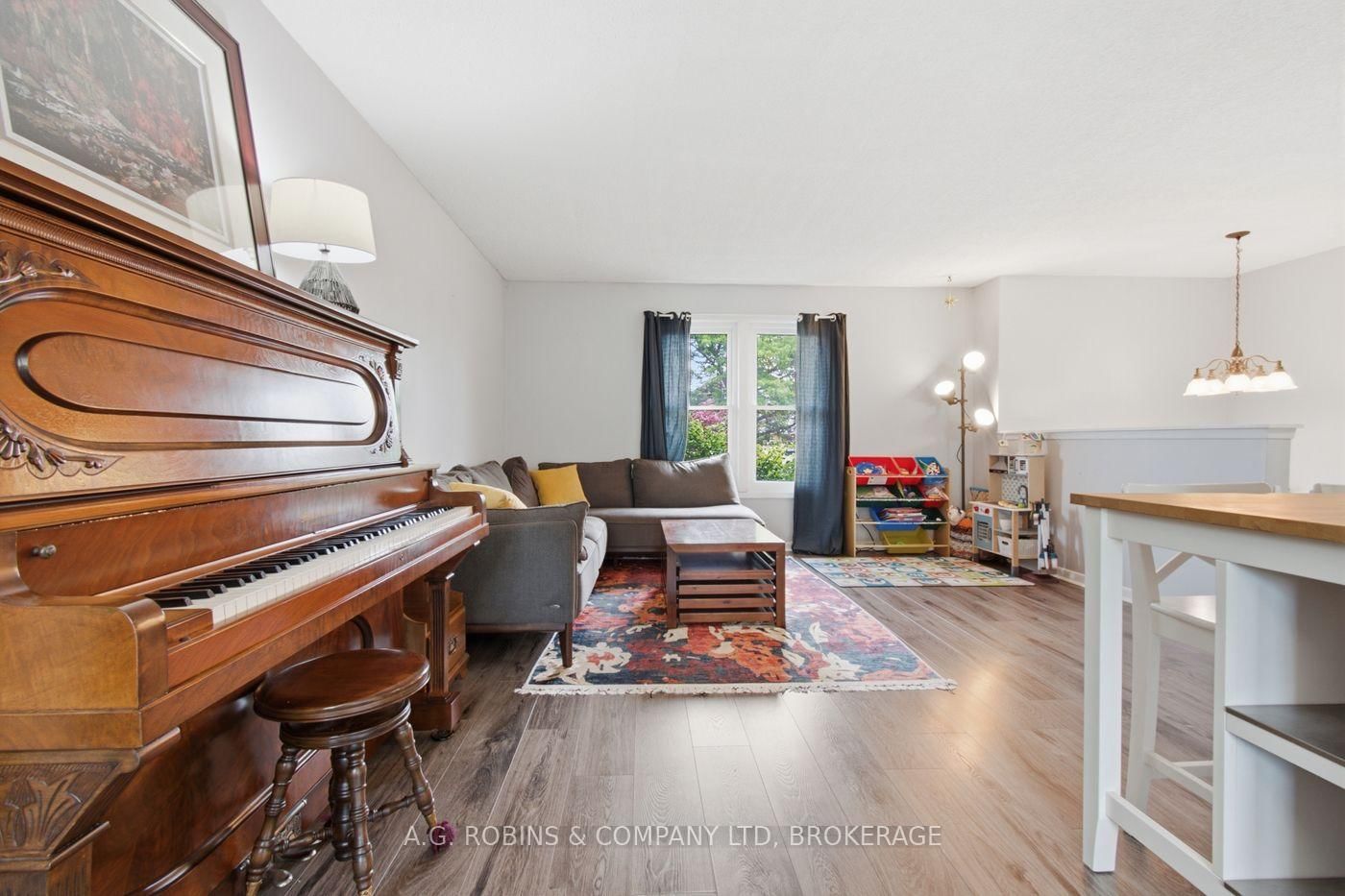 46 Dundonald Street • St. Catharines, ON photo 10