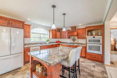 21 Cardinal Avenue — more photos