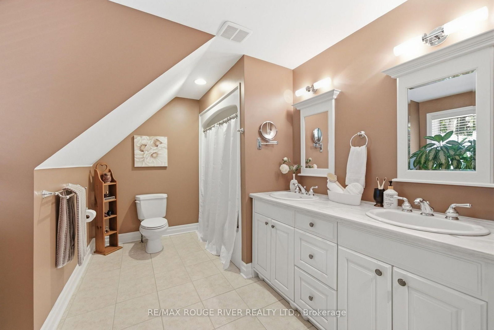 2774 Les Davey Road • Hamilton Township, ON photo 26