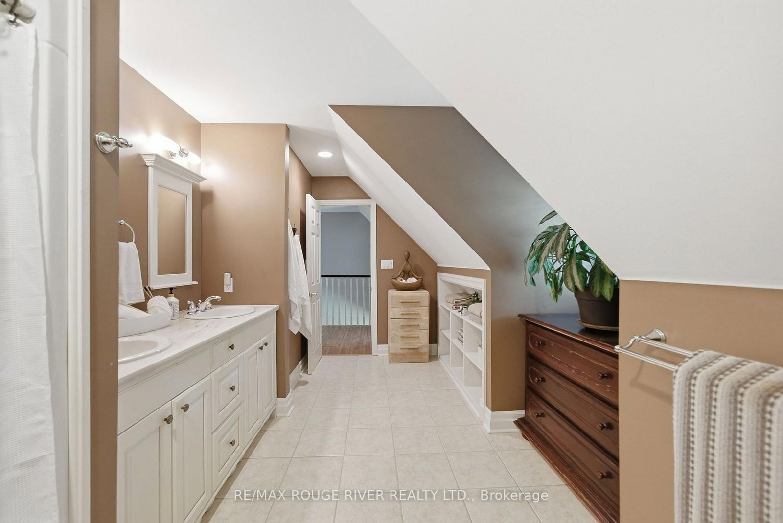 2774 Les Davey Road • Hamilton Township, ON photo 27