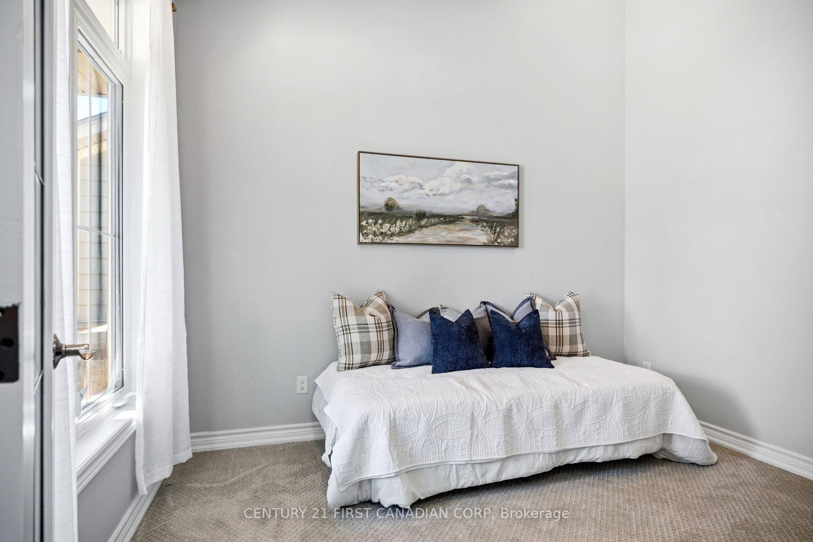 292 Walnut Street, Lucan Biddulph — photo 5