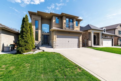 395 Michael Drive • Welland, ON photo 2