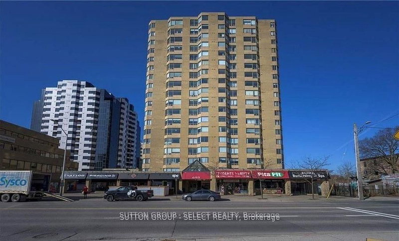 1605 - 695 Richmond Street