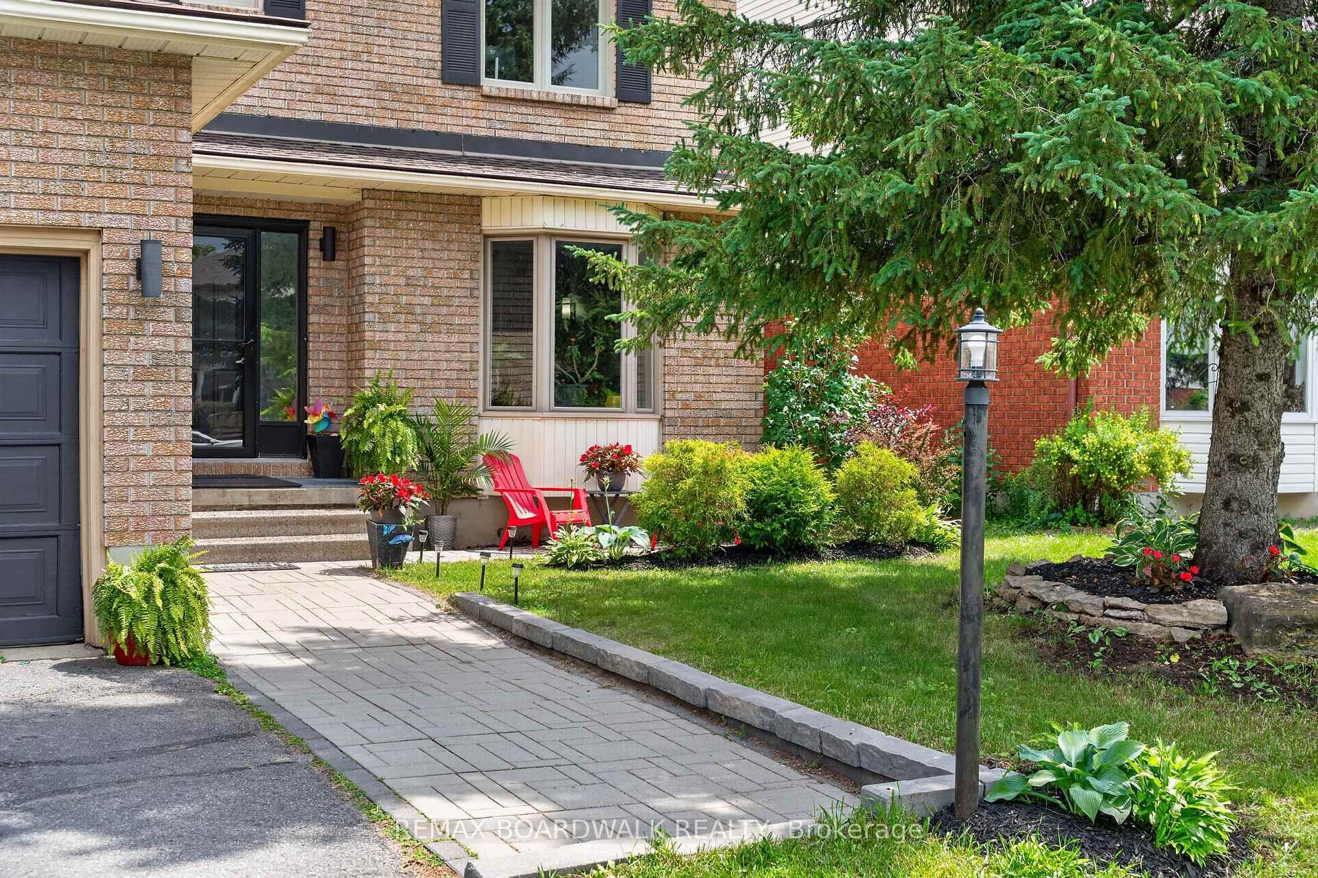 86 Vanstone Drive, Ottawa, ON — photo 2