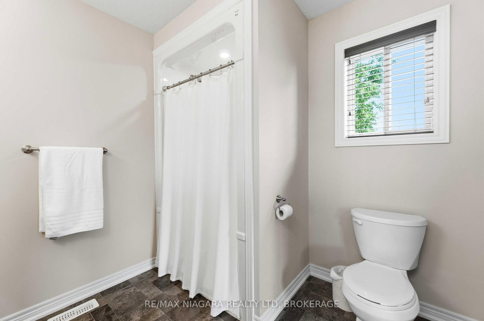 23B Bloomfield Avenue • St. Catharines, ON photo 25