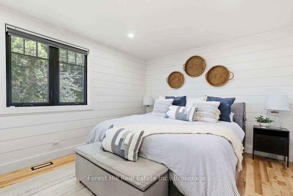 415 Wellington Street • Gravenhurst, ON photo 23