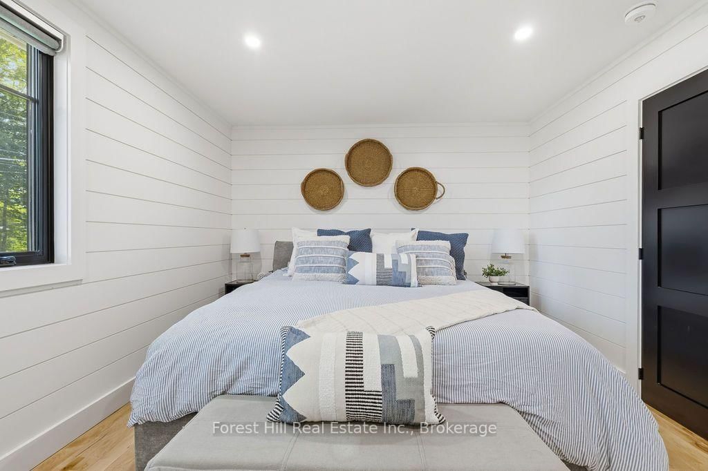 415 Wellington Street • Gravenhurst, ON photo 25
