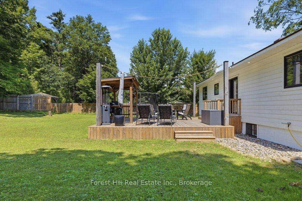 415 Wellington Street • Gravenhurst, ON photo 32