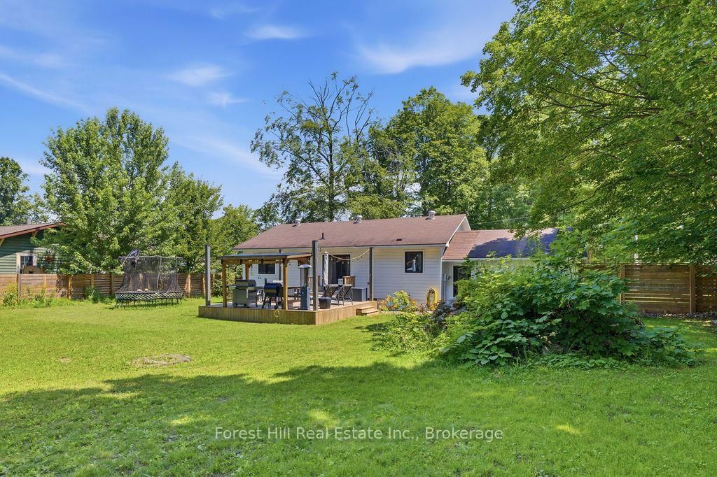 415 Wellington Street • Gravenhurst, ON photo 34