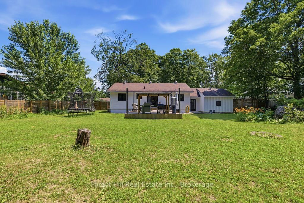 415 Wellington Street • Gravenhurst, ON photo 35