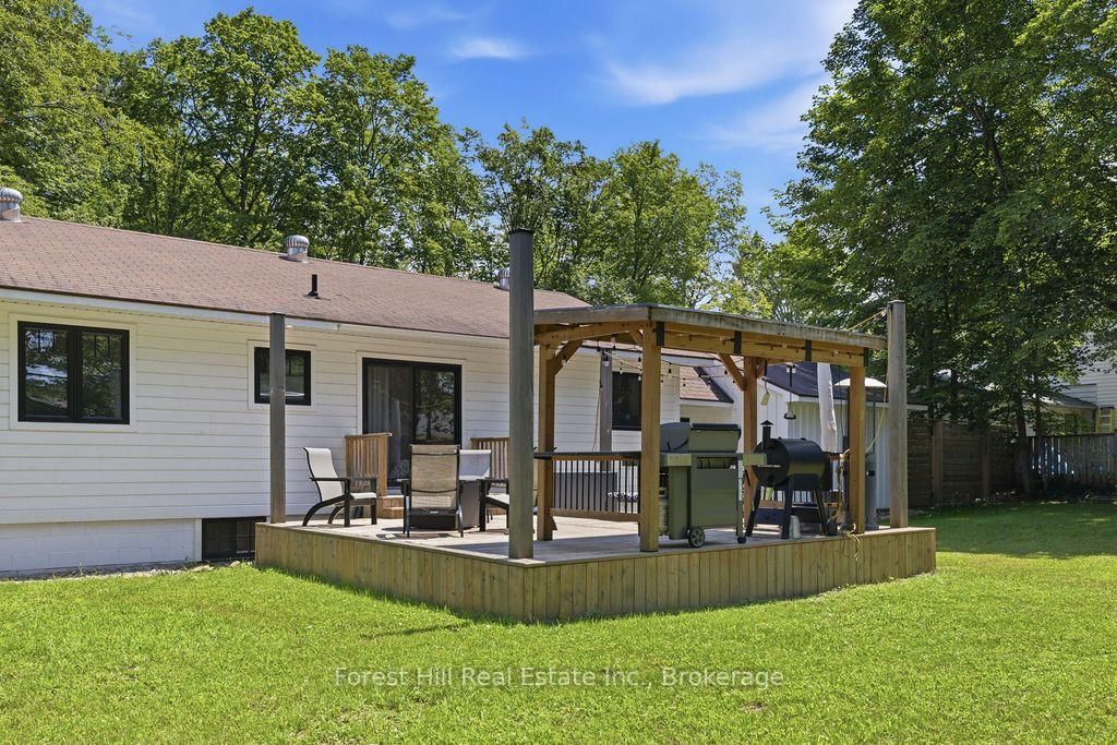 415 Wellington Street • Gravenhurst, ON photo 36