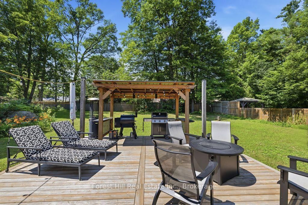 415 Wellington Street • Gravenhurst, ON photo 37