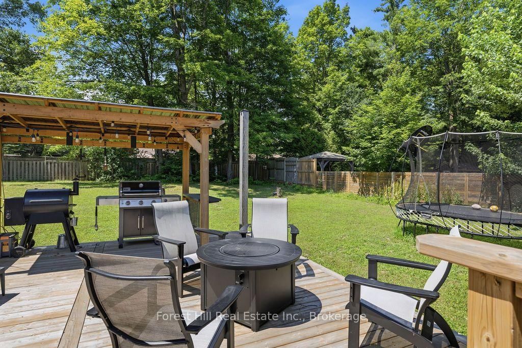 415 Wellington Street • Gravenhurst, ON photo 38