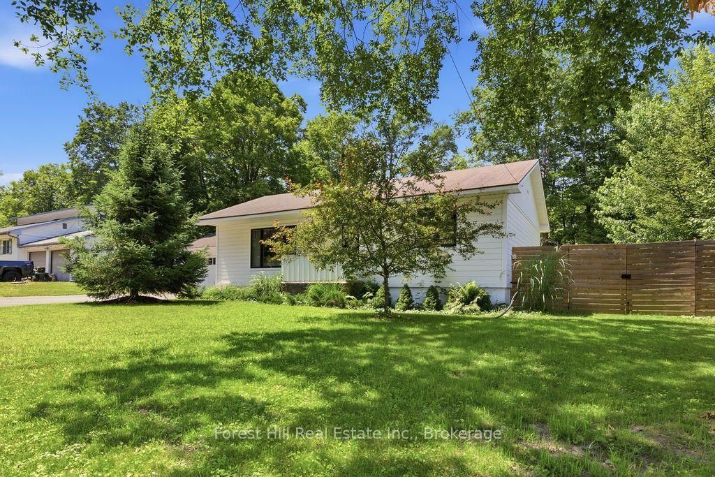 415 Wellington Street • Gravenhurst, ON photo 41