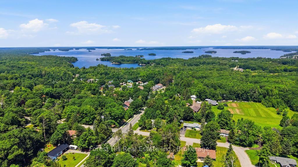 415 Wellington Street • Gravenhurst, ON photo 42