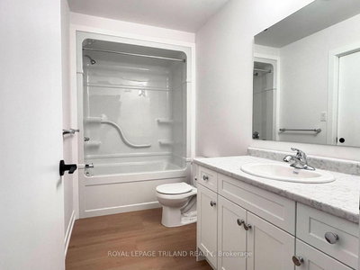 30 HOPPER Lane • St. Thomas, ON photo 3