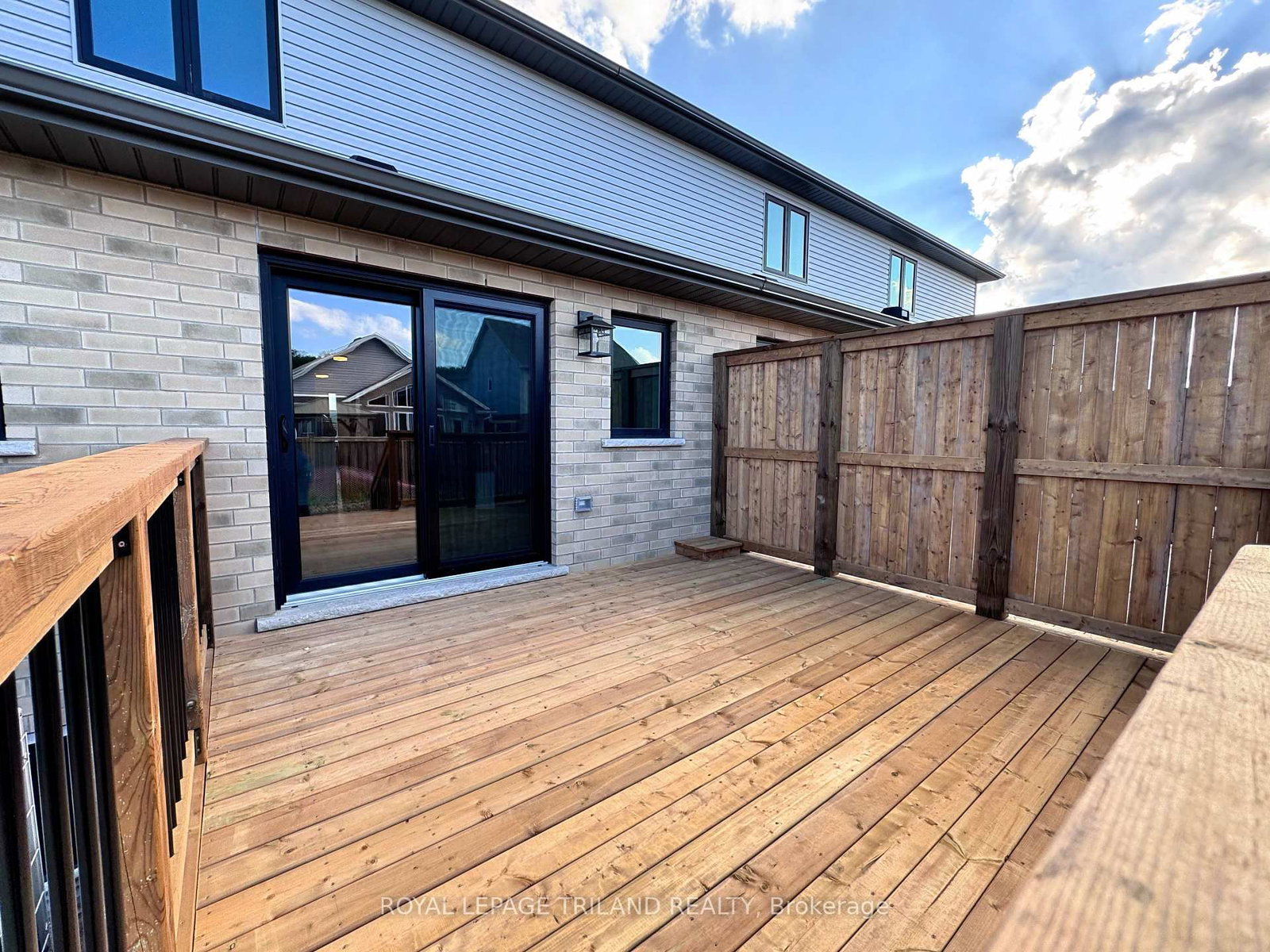30 HOPPER Lane • St. Thomas, ON photo 5