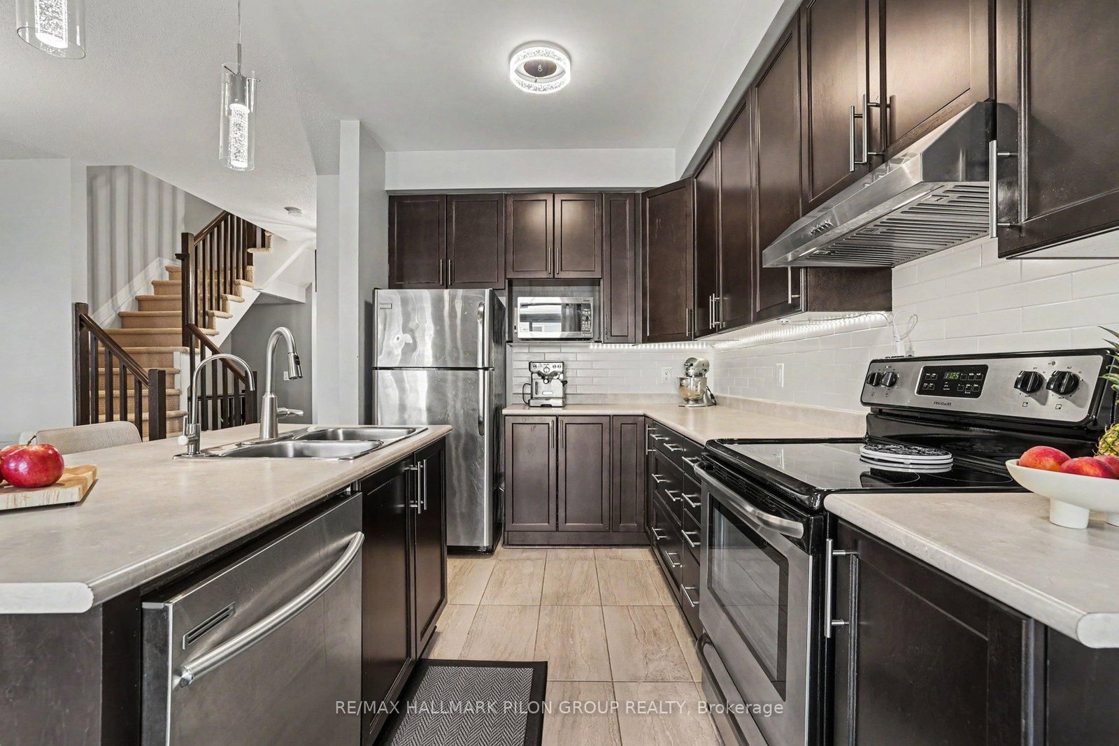 673 Spring Valley Drive • Orleans, ON photo 4