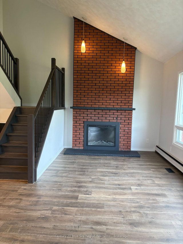 444 Lansdowne Street E