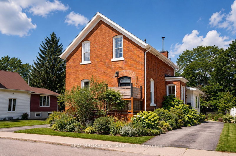 A & B - 33 Napoleon Street