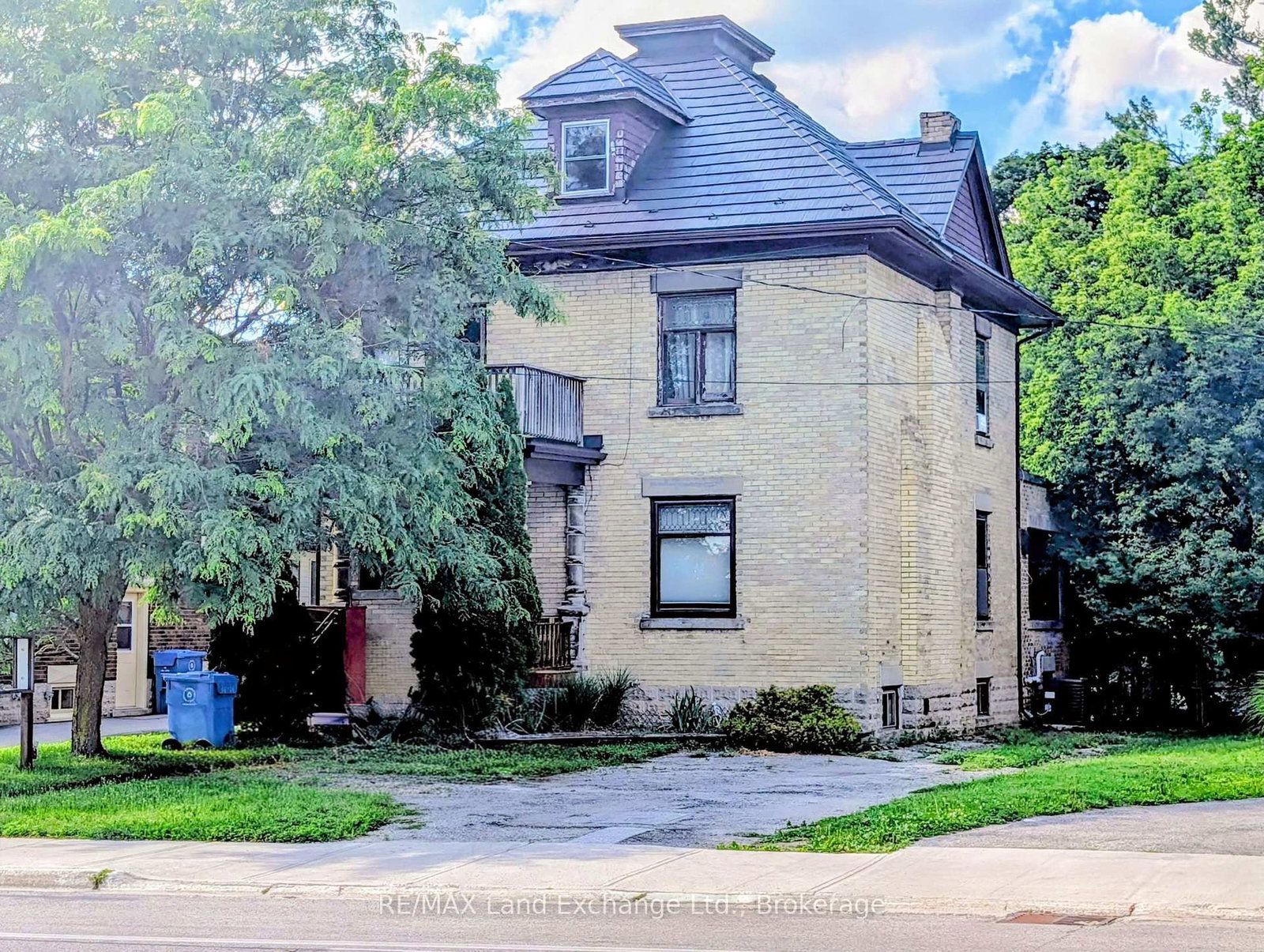 570 10th Street • Hanover, ON photo 5