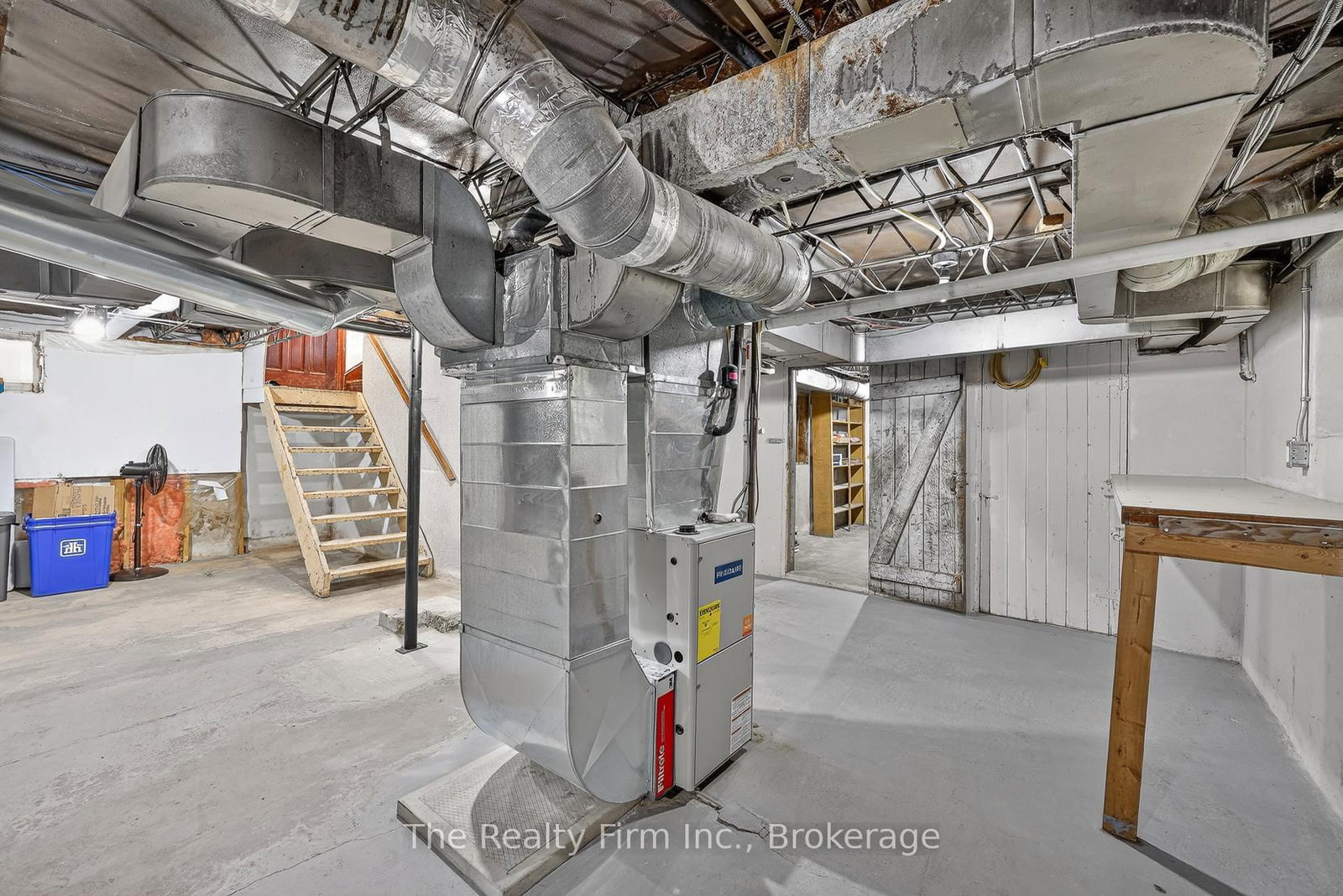 105 E King Street • Ingersoll, ON photo 21