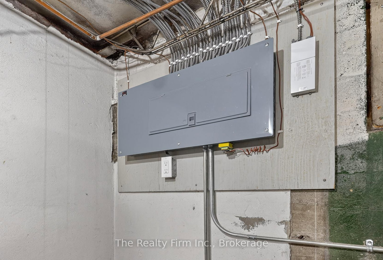 105 E King Street • Ingersoll, ON photo 23