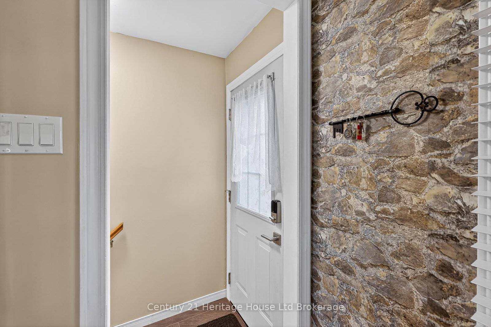481 Ojibway Street • Woodstock, ON photo 22