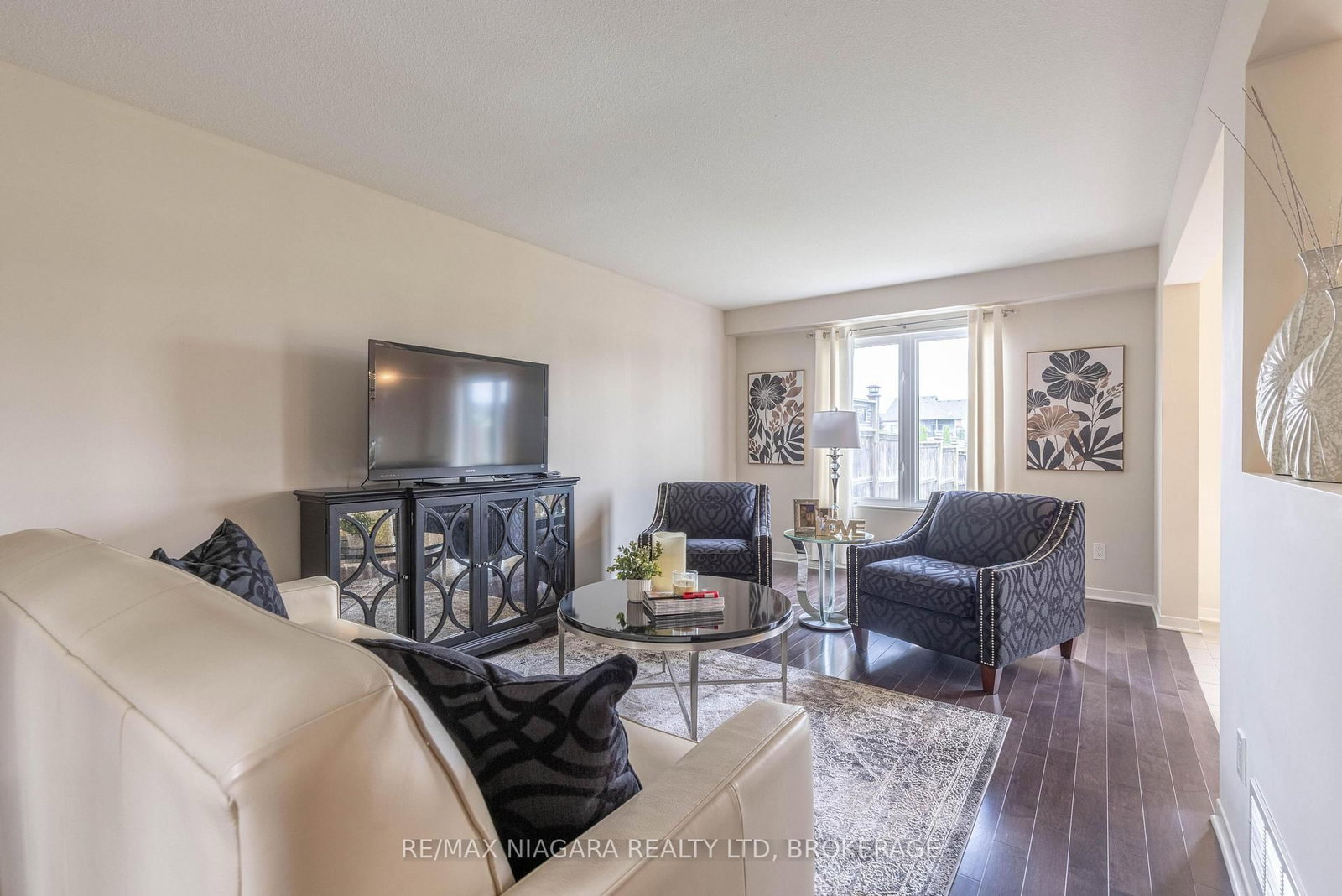 8625 Upper Canada Drive • Niagara Falls, ON photo 4