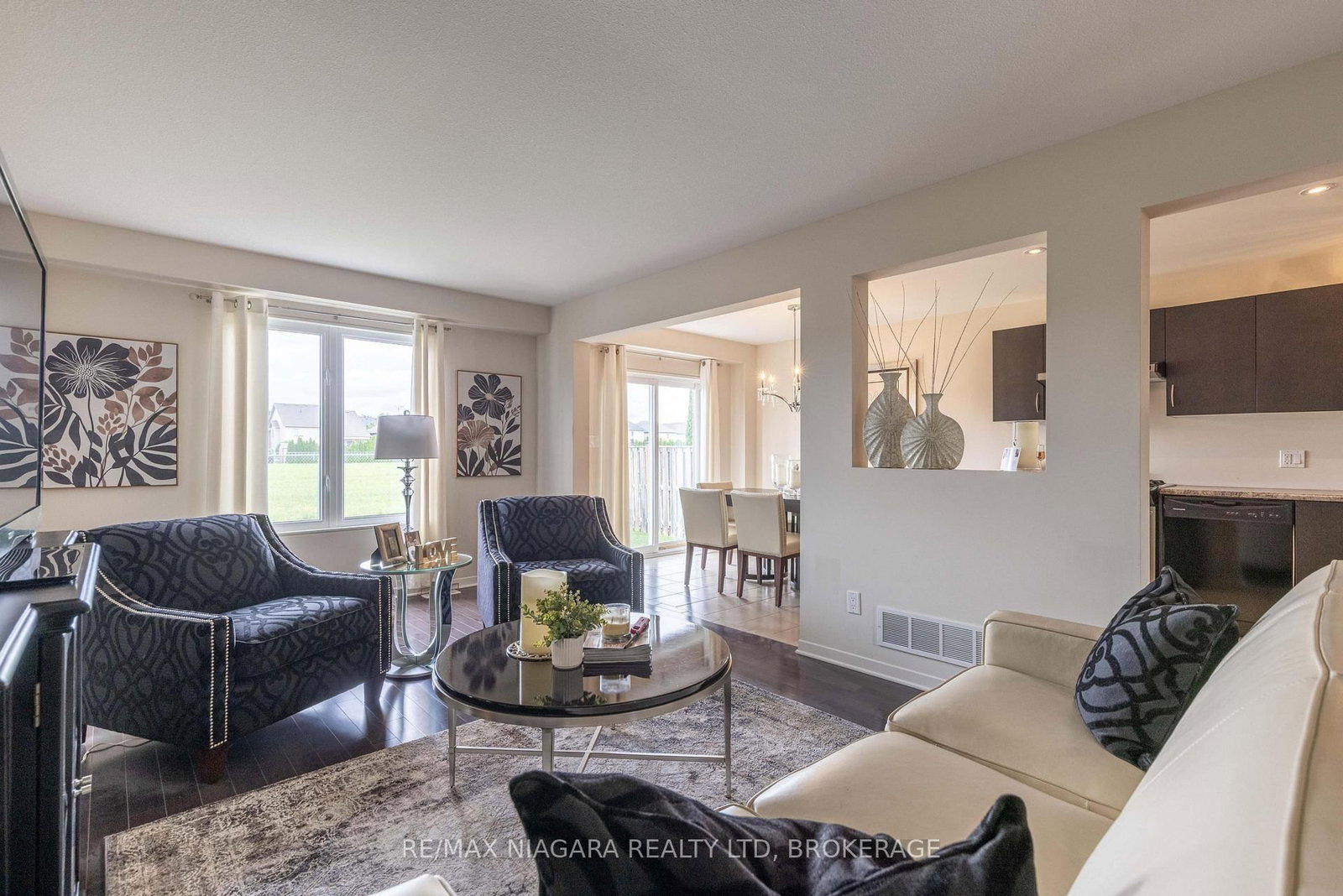 8625 Upper Canada Drive • Niagara Falls, ON photo 5