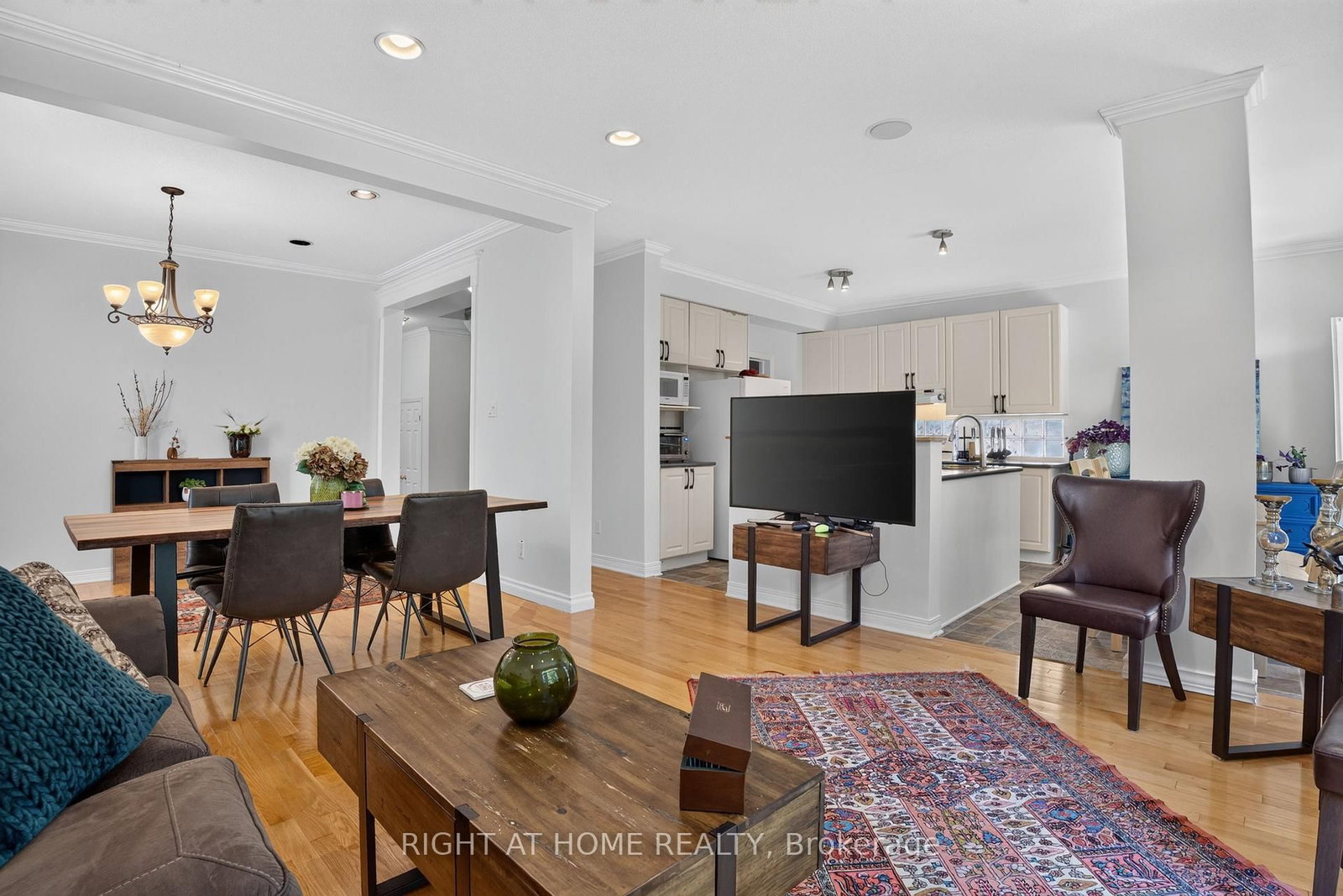 26 Evanshen Crescent • Ottawa, ON photo 13