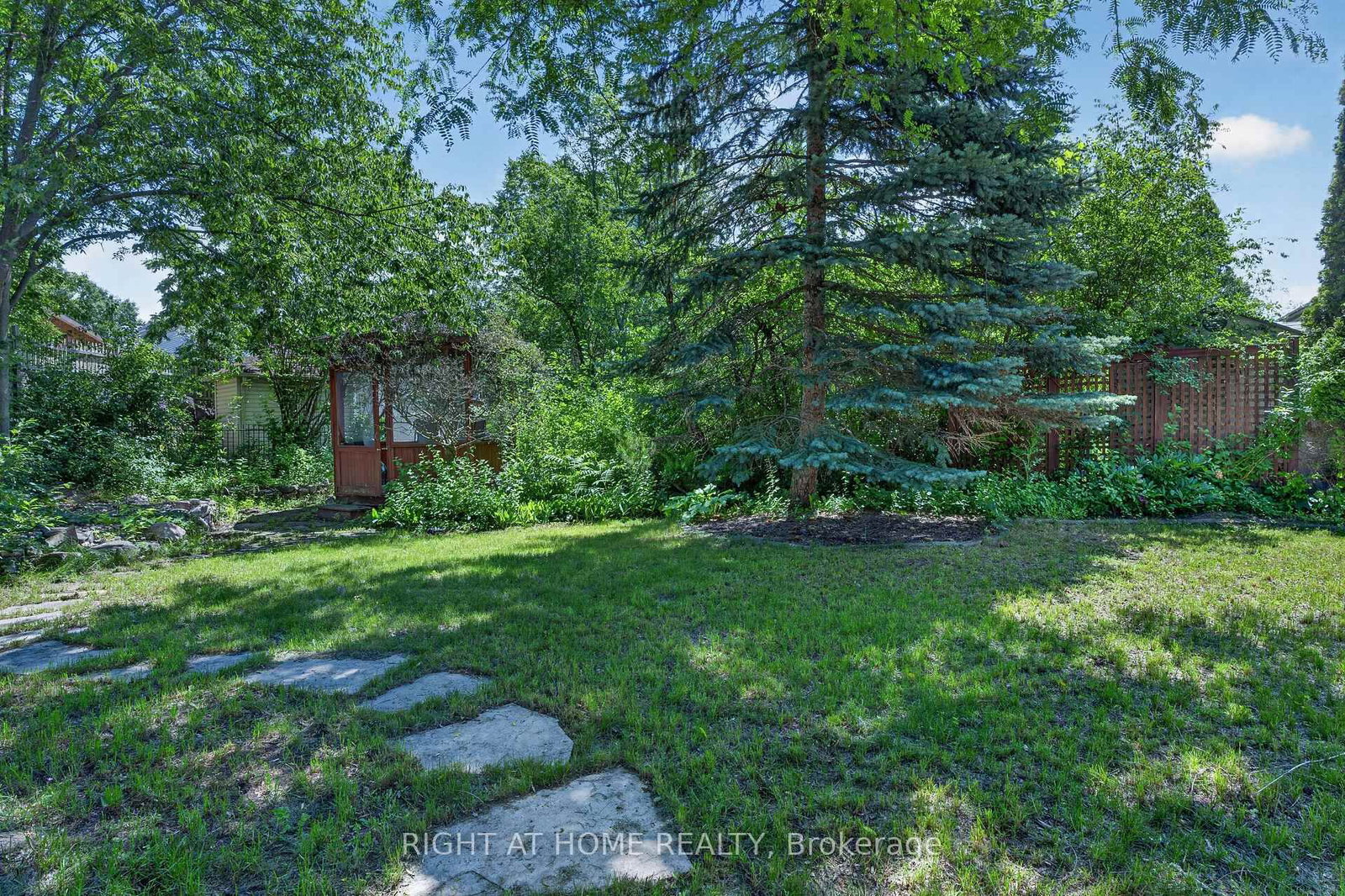 26 Evanshen Crescent • Ottawa, ON photo 38