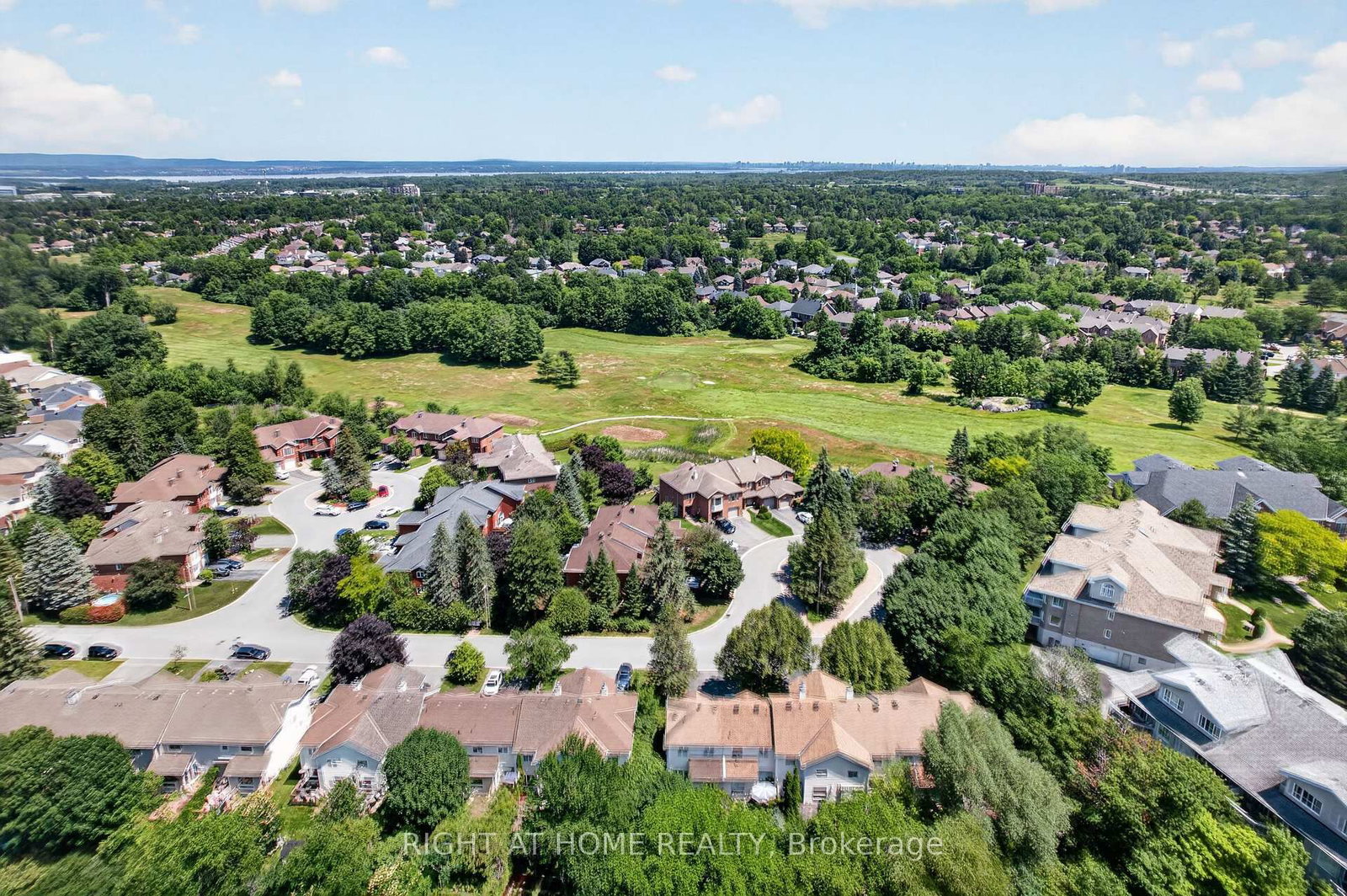 26 Evanshen Crescent • Ottawa, ON photo 41