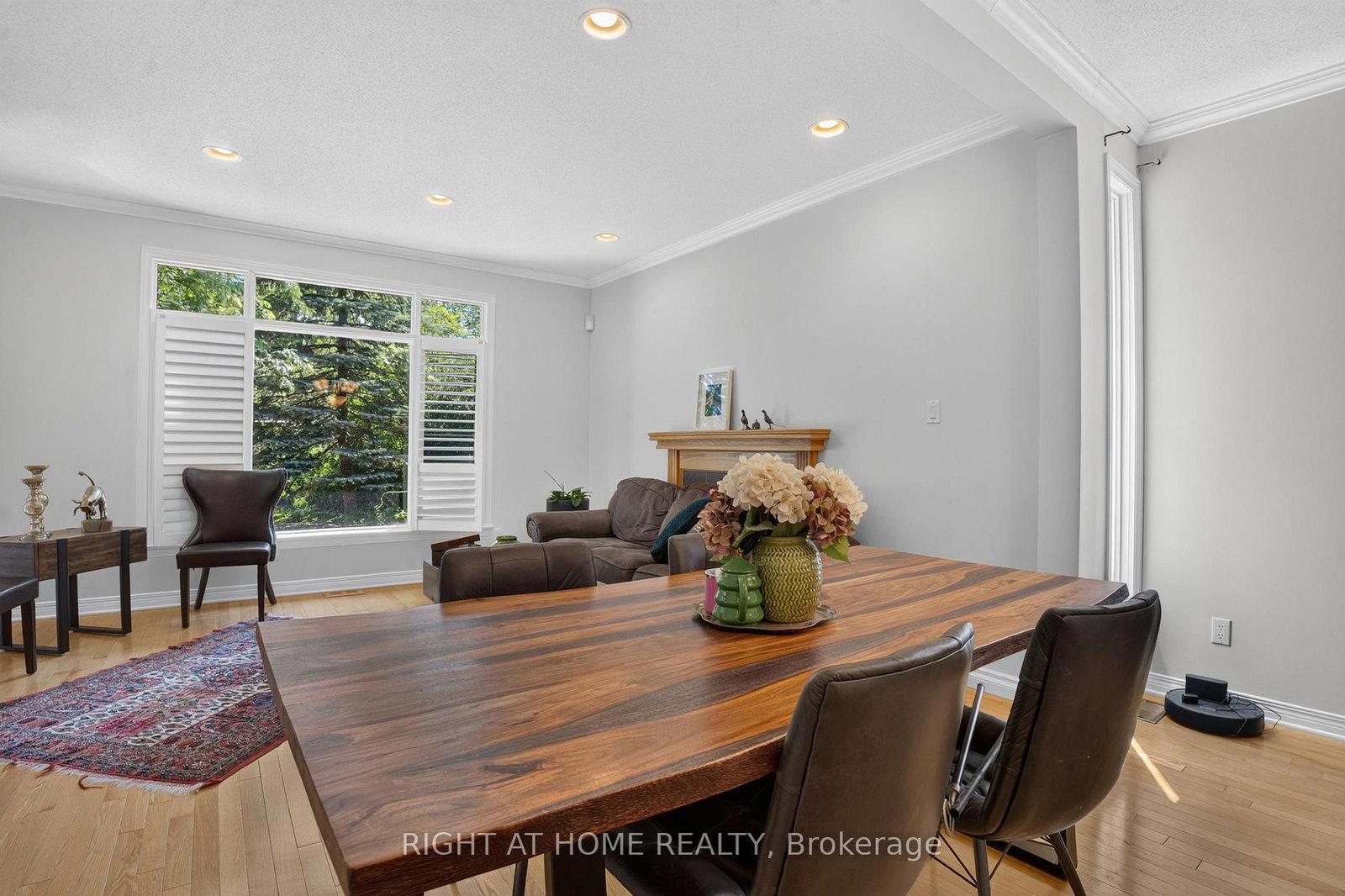 26 Evanshen Crescent • Ottawa, ON photo 9