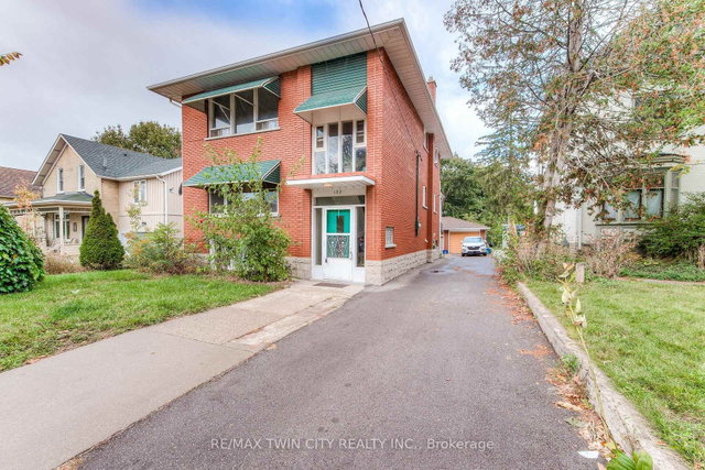 1 - 132 Allen Street E