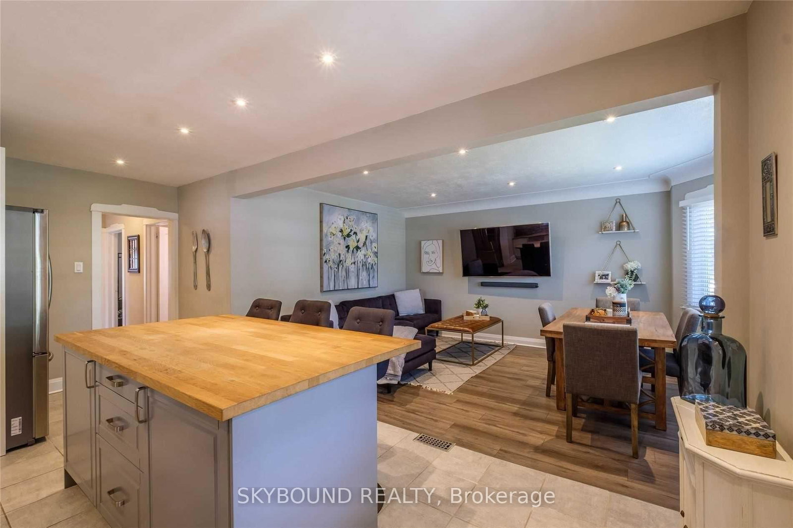 28 East 39th Street • Hamilton, ON photo 8