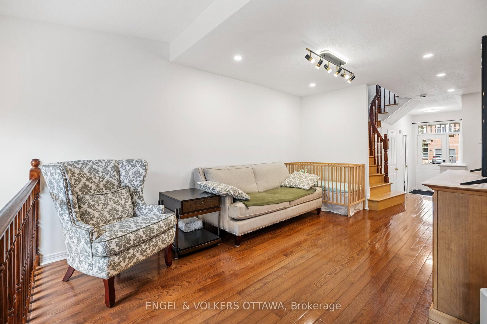 18 Cambray Lane • Ottawa, ON photo 10