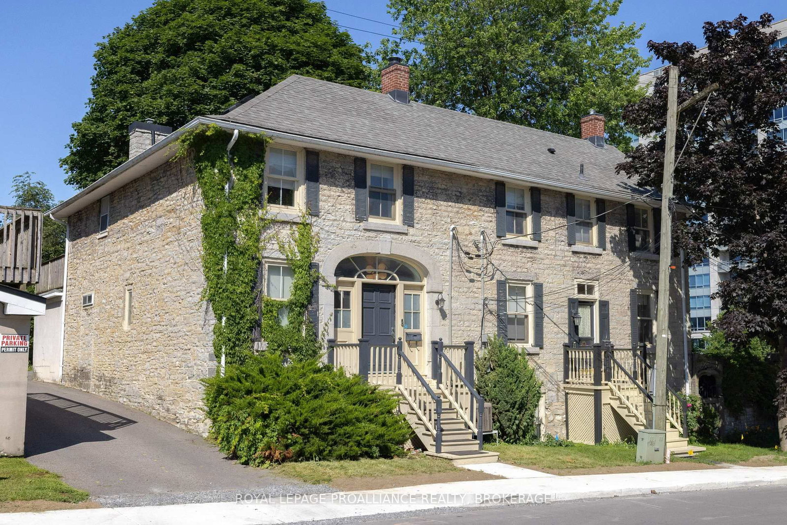 23 Earl Street • Kingston, ON photo 3