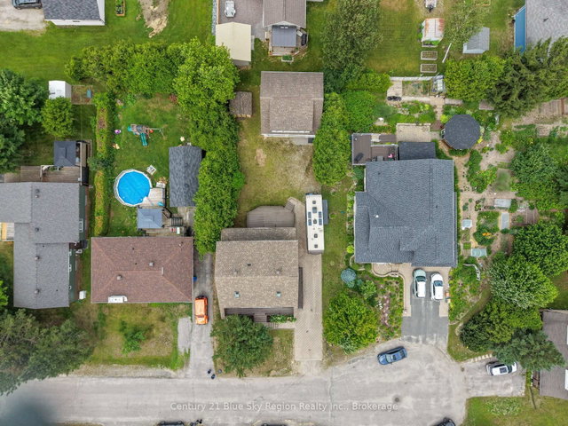 243 Southview Crescent