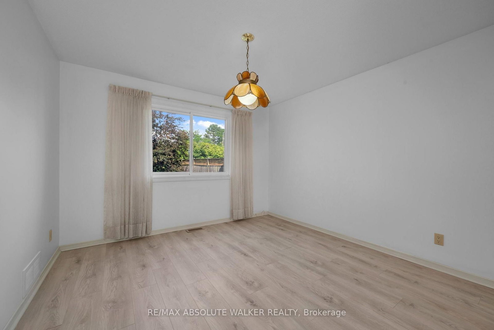 1889 Rosewind Court • Orleans, ON photo 11
