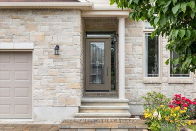 817 Platinum Street • Clarence-Rockland, ON photo 2