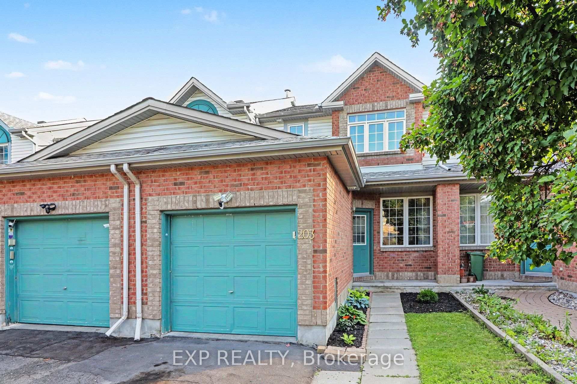 203 Duntroon Circle, Ottawa, ON — photo 2