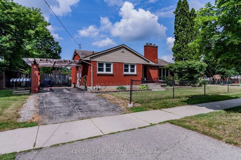 1721 Moffatt Avenue